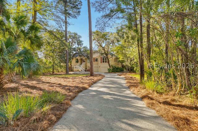 2 S Oak Forest Dr, Okatie, SC 29909
