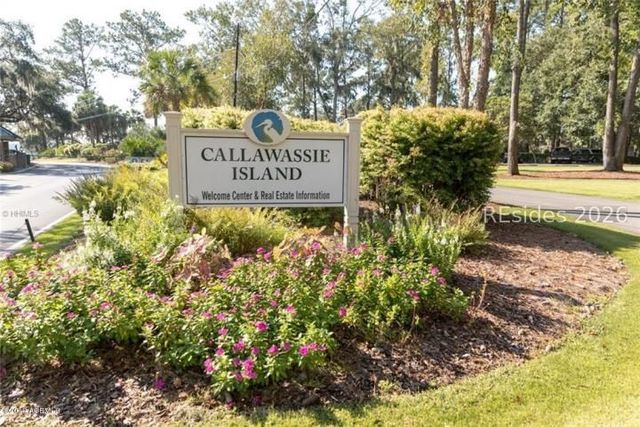 2 S Oak Forest Dr, Okatie, SC 29909