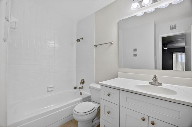 8527 Hearth Drive 32, Houston, TX 77054