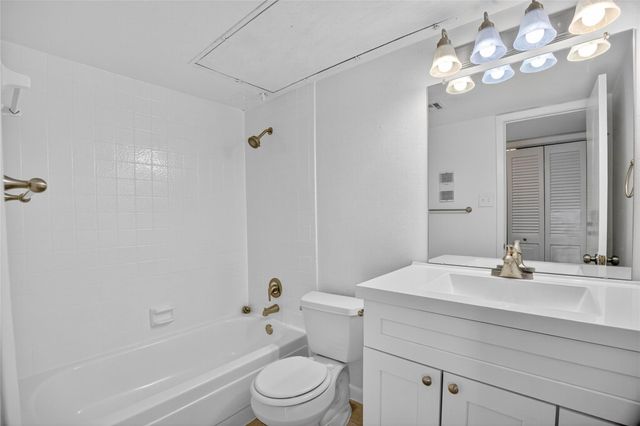 8527 Hearth Drive 32, Houston, TX 77054