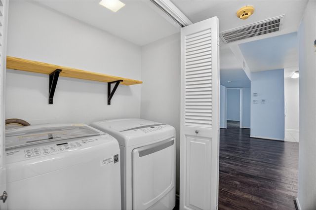 8527 Hearth Drive 32, Houston, TX 77054