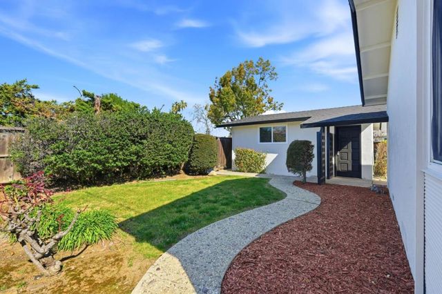 886 Brent Drive, Cupertino, CA 95014