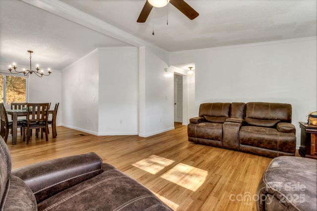 118 Heather Drive, Asheville, NC 28806