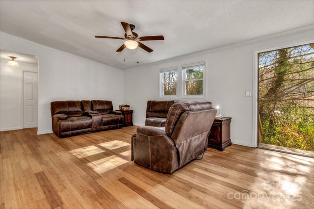 118 Heather Drive, Asheville, NC 28806