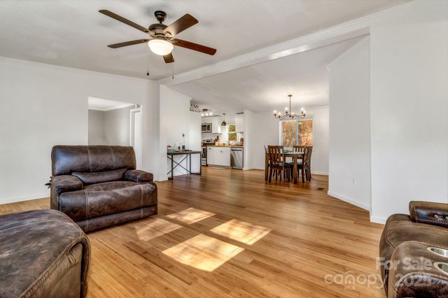 118 Heather Drive, Asheville, NC 28806