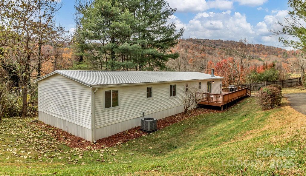 118 Heather Drive, Asheville, NC 28806