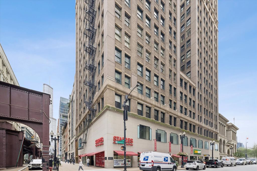 111 N Wabash Avenue 1216, Chicago, IL 60602 — exterior