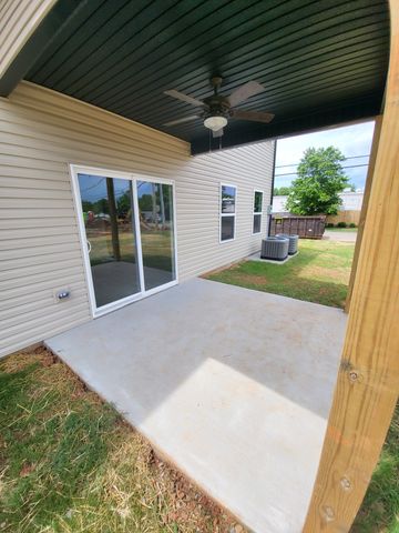 201 King Rd, Clarksville, TN 37042