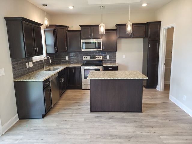 201 King Rd, Clarksville, TN 37042