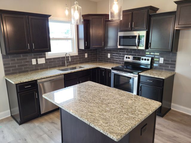 201 King Rd, Clarksville, TN 37042