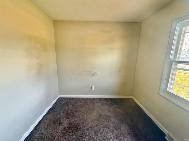 1902 Edgemont Way, Anderson, IN 46011