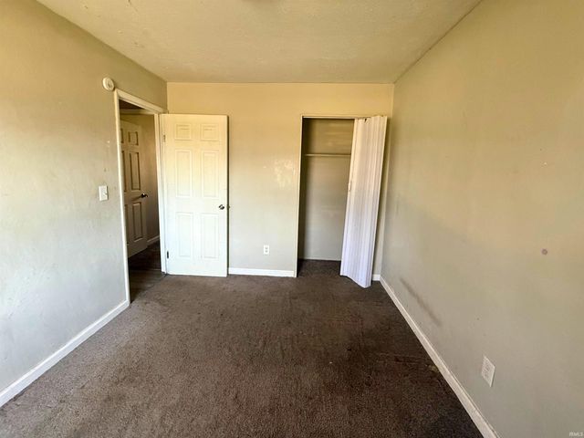 1902 Edgemont Way, Anderson, IN 46011