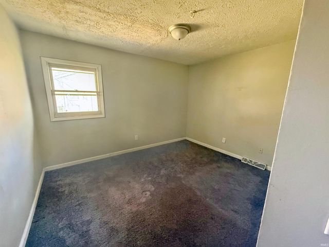 1902 Edgemont Way, Anderson, IN 46011