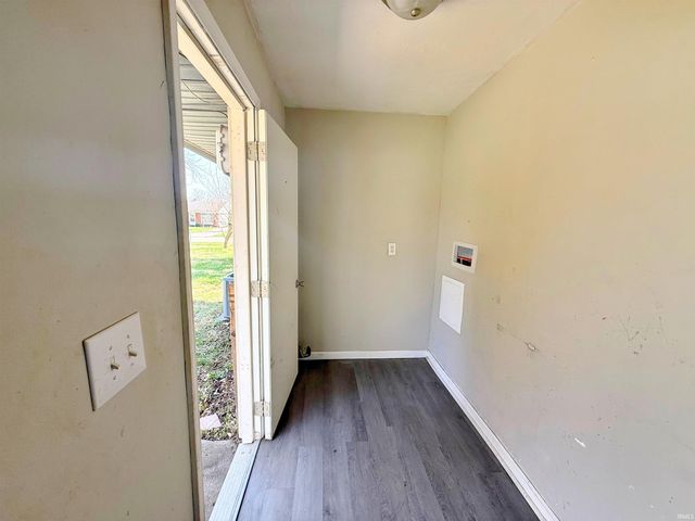 1902 Edgemont Way, Anderson, IN 46011