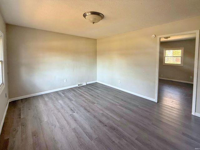 1902 Edgemont Way, Anderson, IN 46011