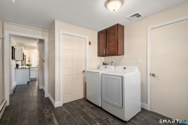 31 Cowan Street, Suffield, CT 06078