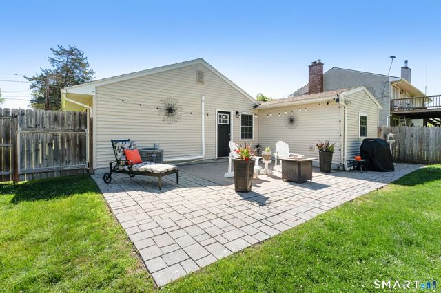 31 Cowan Street, Suffield, CT 06078