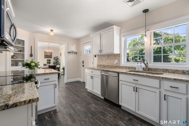 31 Cowan Street, Suffield, CT 06078