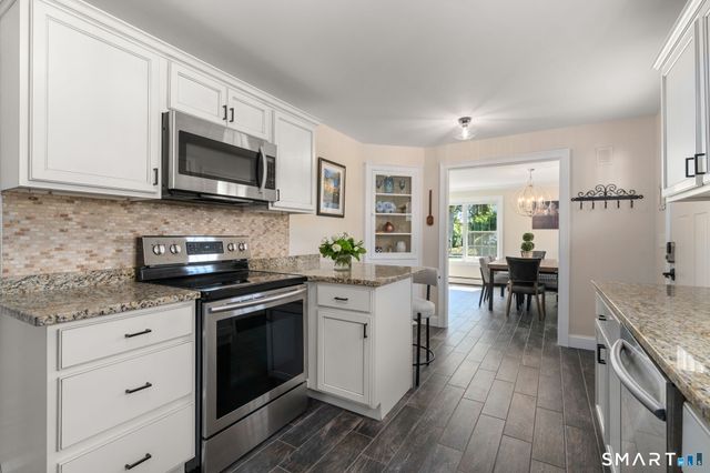 31 Cowan Street, Suffield, CT 06078