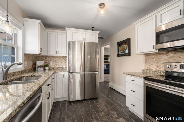 31 Cowan Street, Suffield, CT 06078