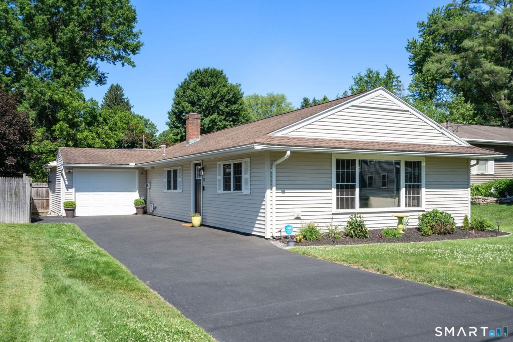 31 Cowan Street, Suffield, CT 06078