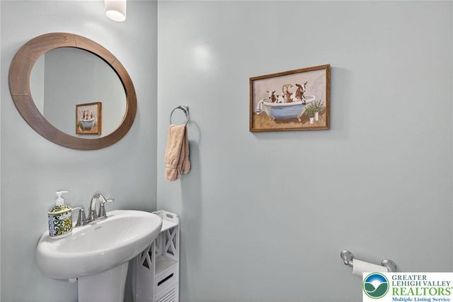 5053 Lilac Drive, North Whitehall Twp, PA 18078