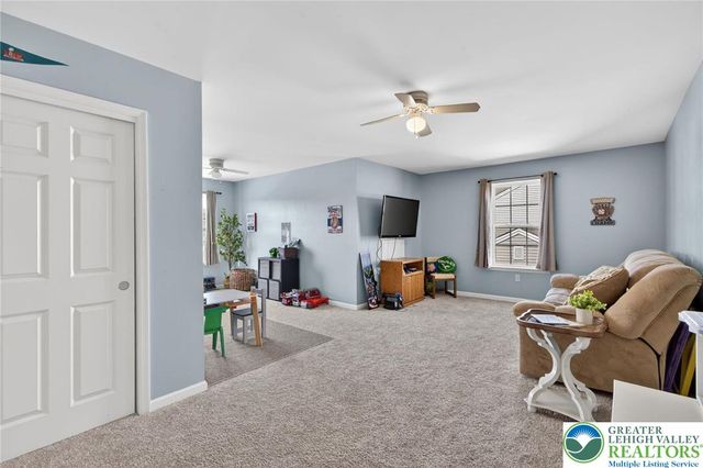 5053 Lilac Drive, North Whitehall Twp, PA 18078