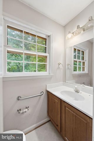 4422 BERWICK PL, Woodbridge, VA 22192