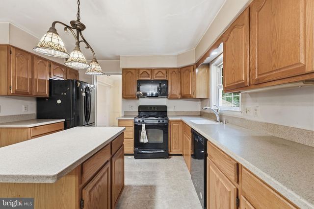 4422 BERWICK PL, Woodbridge, VA 22192