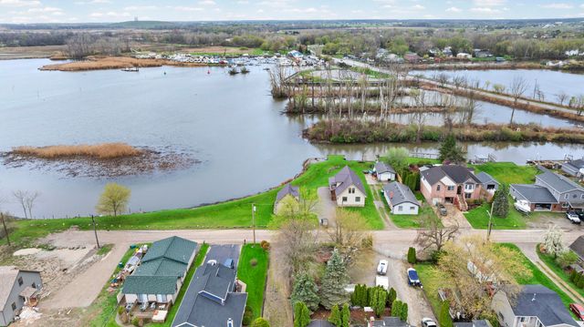 15643 Milliman Road, Brownstown, MI 48173