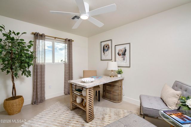 7957 N Village Avenue, Tucson, AZ 85704