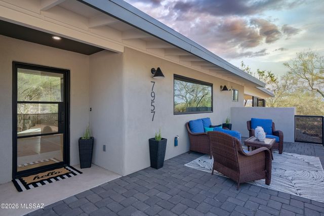 7957 N Village Avenue, Tucson, AZ 85704