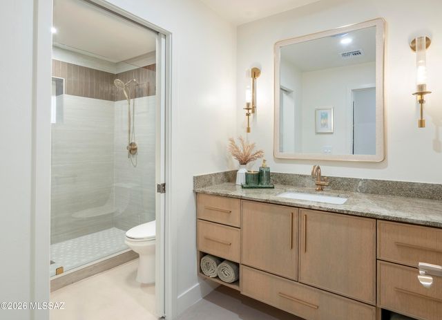 7957 N Village Avenue, Tucson, AZ 85704