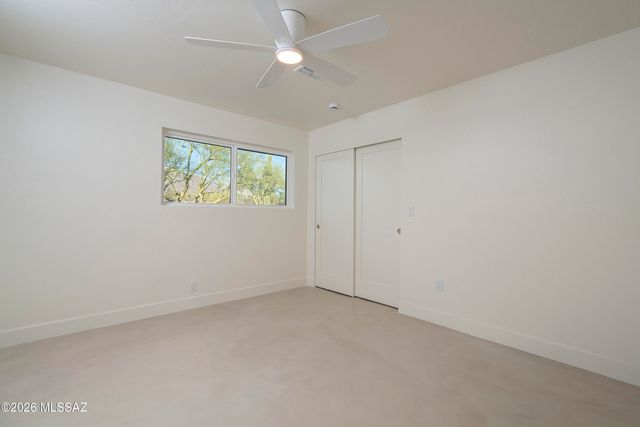 7957 N Village Avenue, Tucson, AZ 85704