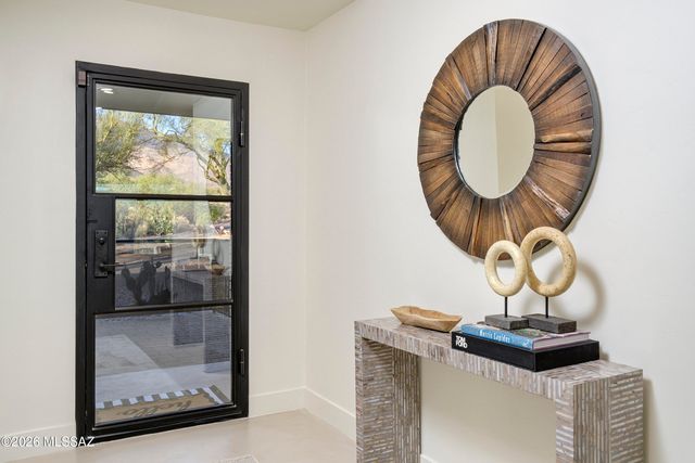 7957 N Village Avenue, Tucson, AZ 85704
