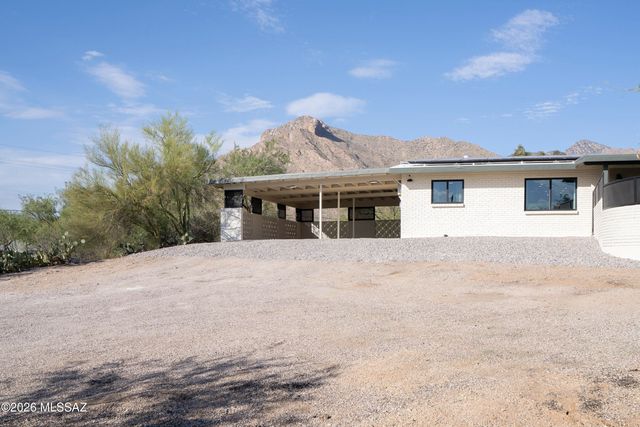 7957 N Village Avenue, Tucson, AZ 85704
