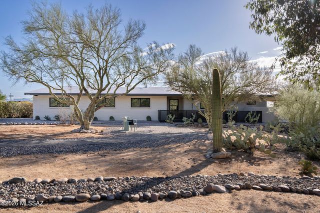 7957 N Village Avenue, Tucson, AZ 85704