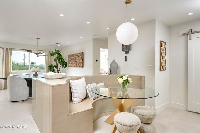 7957 N Village Avenue, Tucson, AZ 85704