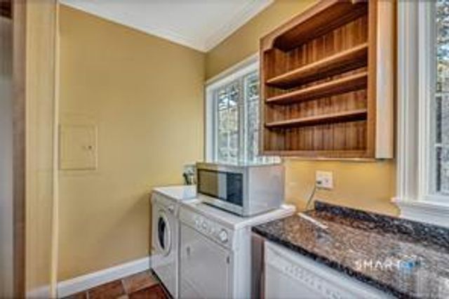 11 North Main Street B, Essex, CT 06426