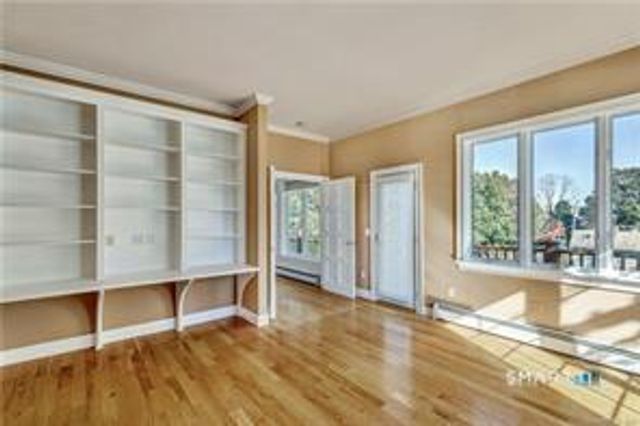 11 North Main Street B, Essex, CT 06426