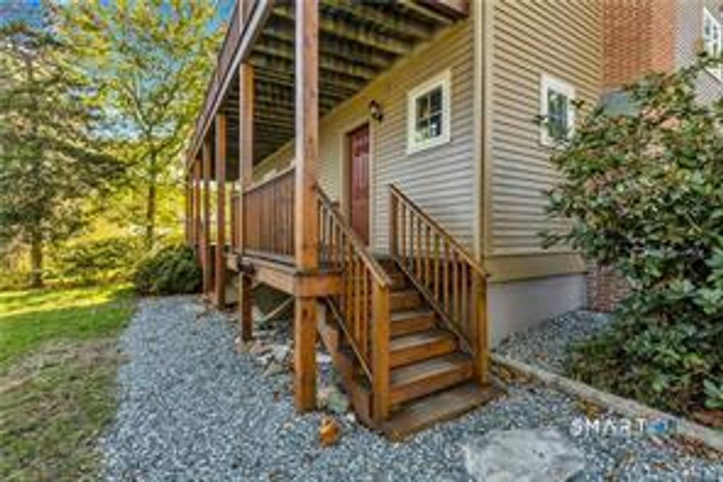 11 North Main Street B, Essex, CT 06426