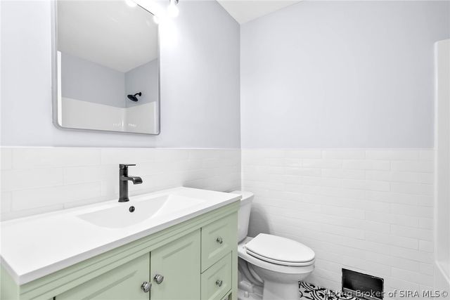 2260 Lone Acres Drive NE, New Salisbury, IN 47161