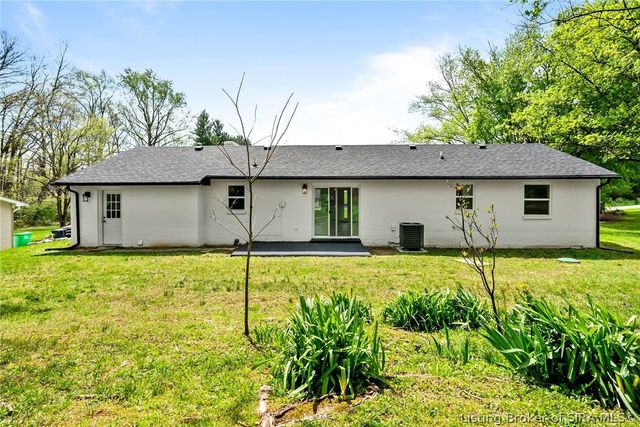 2260 Lone Acres Drive NE, New Salisbury, IN 47161