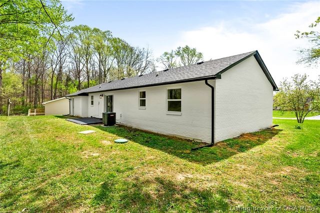 2260 Lone Acres Drive NE, New Salisbury, IN 47161