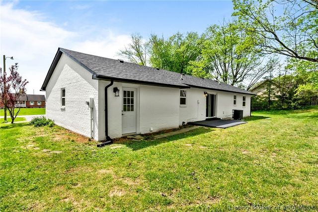 2260 Lone Acres Drive NE, New Salisbury, IN 47161