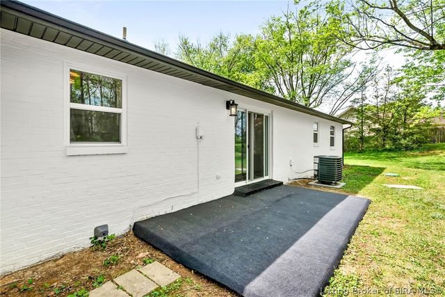 2260 Lone Acres Drive NE, New Salisbury, IN 47161