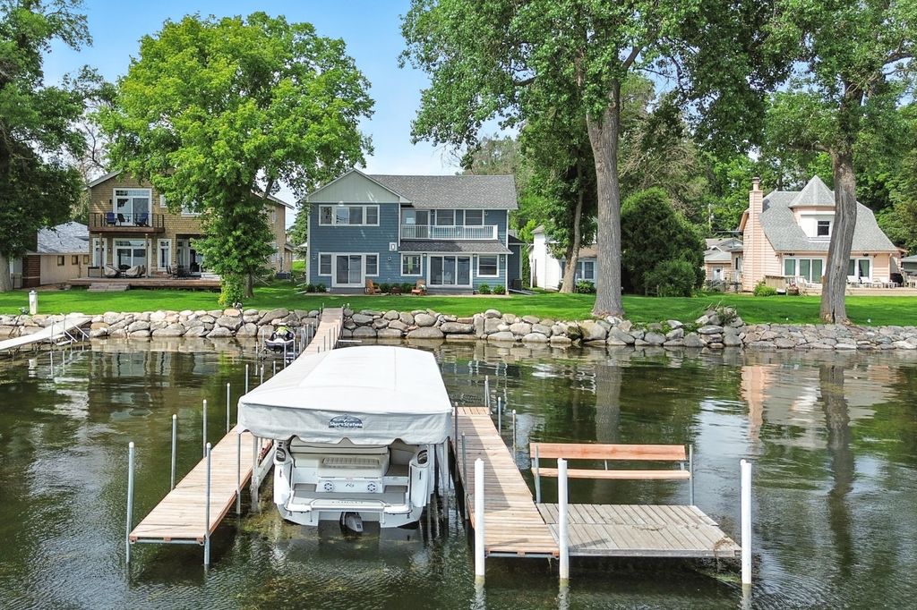 5459 Bartlett Boulevard, Mound, MN 55364