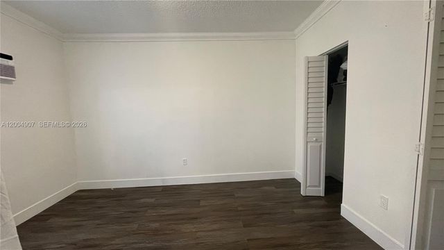 1043 NW 2nd St 9, Miami, FL 33128