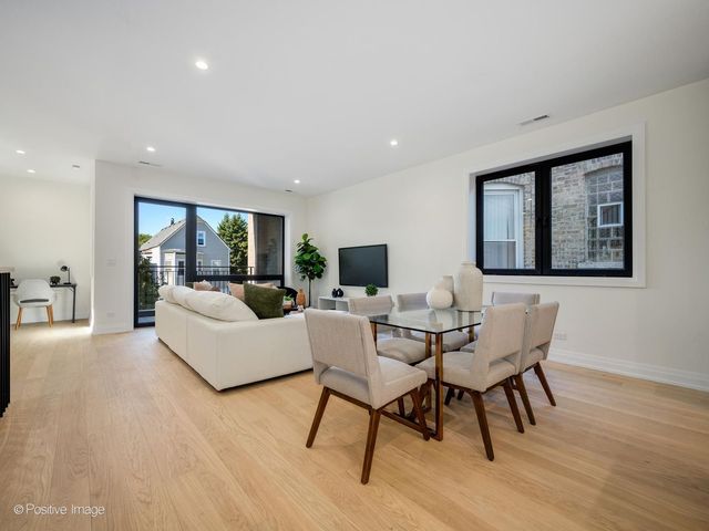 1821 N Kimball Avenue 2F, Chicago, IL 60647