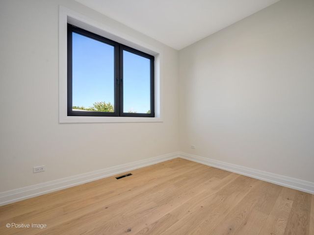 1821 N Kimball Avenue 2F, Chicago, IL 60647